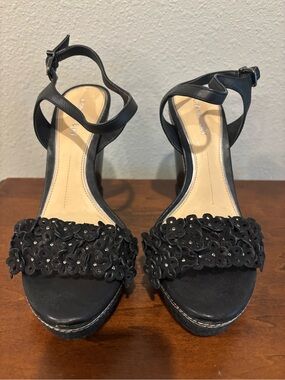 Gianni Bini Black Floral Leather Platform Heels Ankle Strap Sandals Sz 8.5
